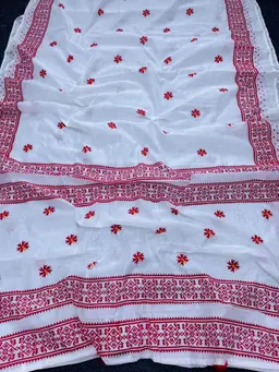 সুতি এবং সিল্কের কম্বিনেশন ১৩হাত+ শাড়ি +  ব্লাউজ পিস ১গজ